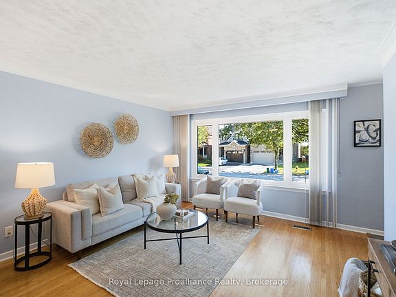 3rd image of 400 Harris St