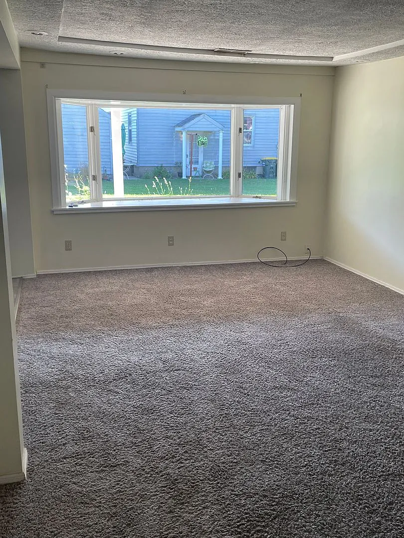 HayAve531-533 — Photo 3