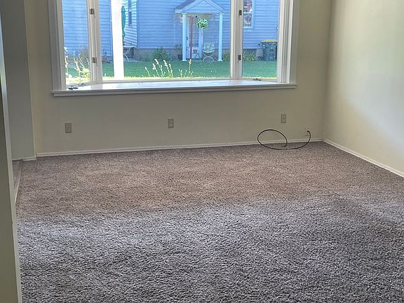 3rd image of 531-533 Hay Ave