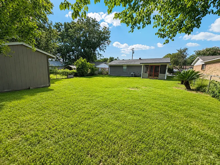 207 W Mink St — Photo 19
