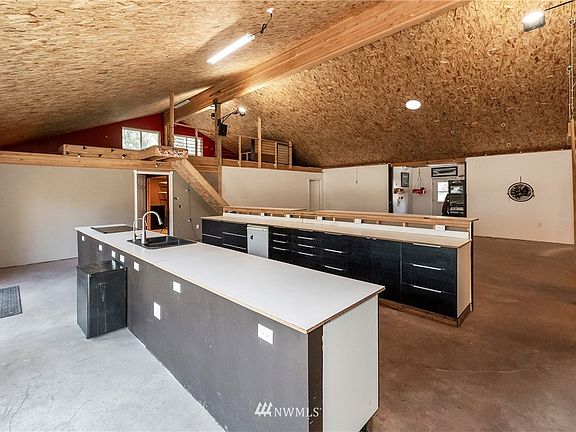 5th image of 12734 Aqua Ln SE