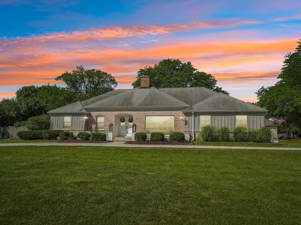 2135 Michelle DRIVE, Brookfield, WI 53045