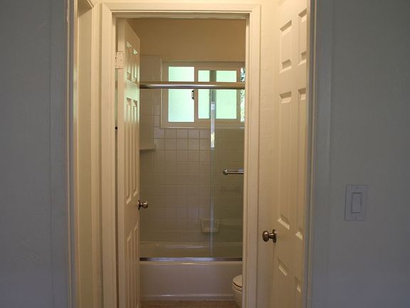 5th image of 1786 The Alameda APT 20