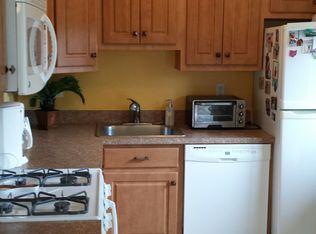48 Twin Rivers Dr N, East Windsor, NJ 08520