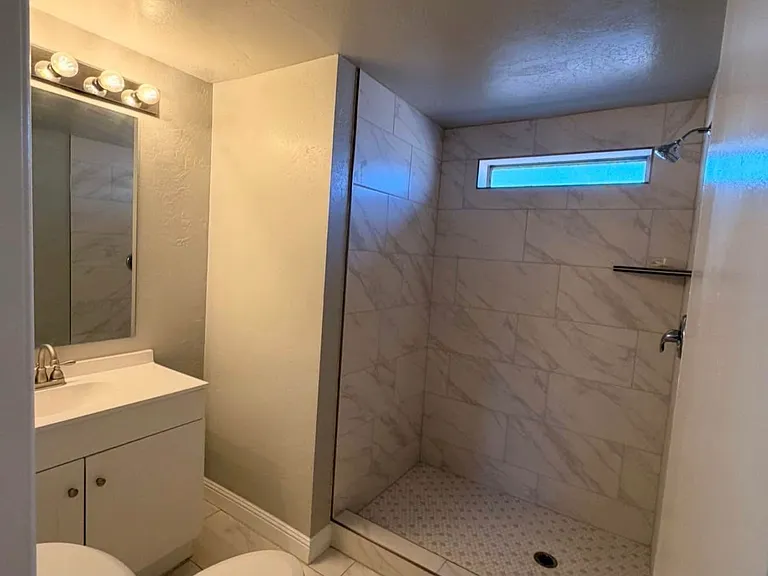 733 N 1100 E — Photo 2