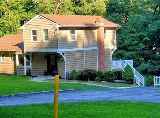 7 Tyler Ct, Putnam Valley, NY 10579