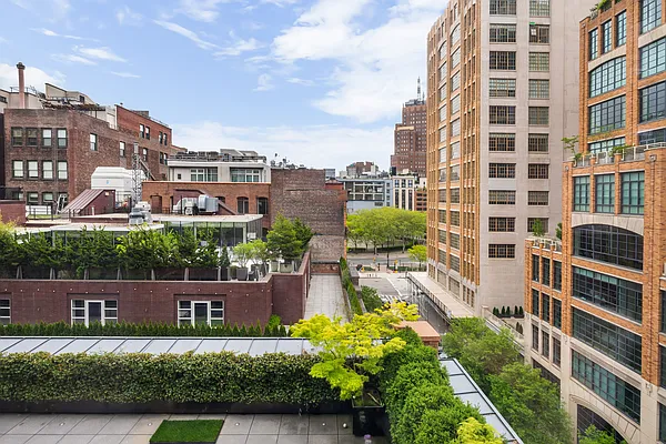 Sold by Douglas Elliman | media 18