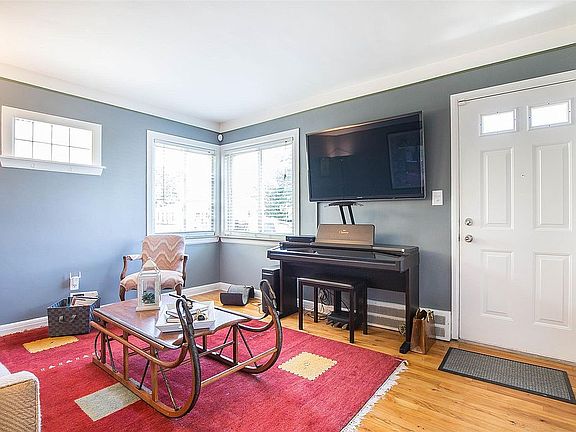4th image of 25255 Dale St