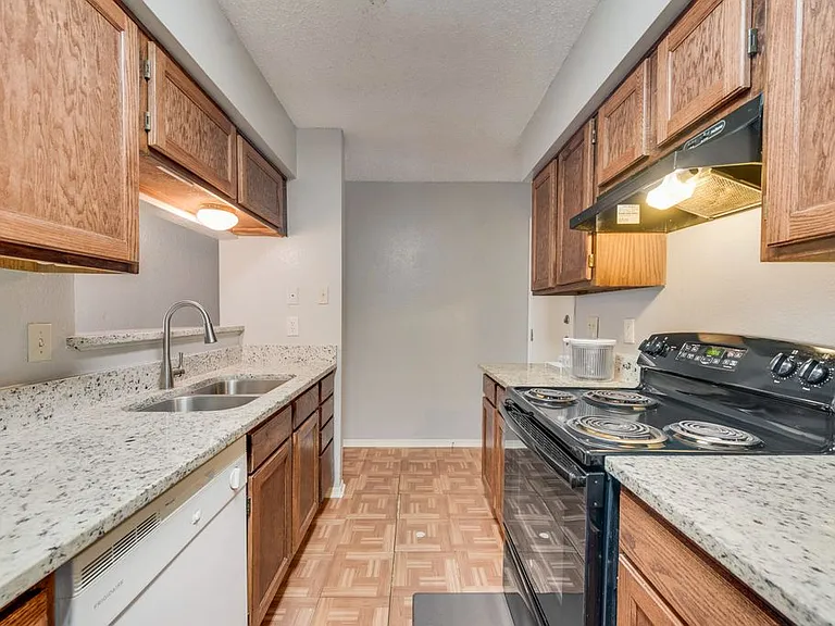600 Grand Ave #112 — Photo 13