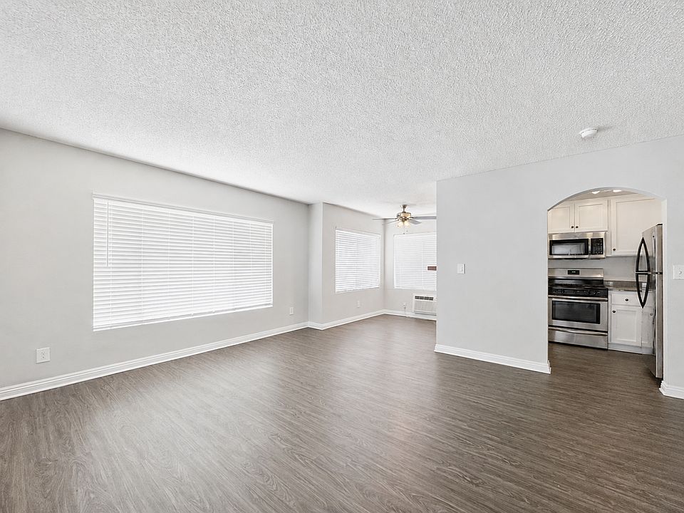1st image of 1229 N Mansfield Ave APT 108