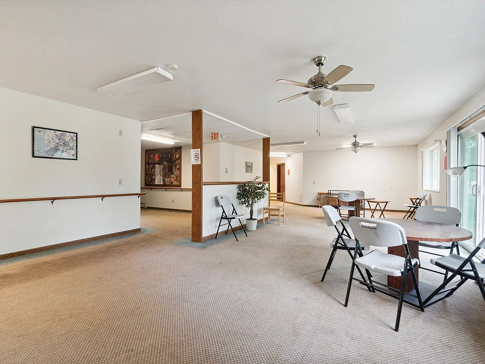 140 W North St