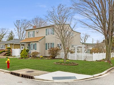 179 N Suffolk Avenue, Massapequa, NY, 11758