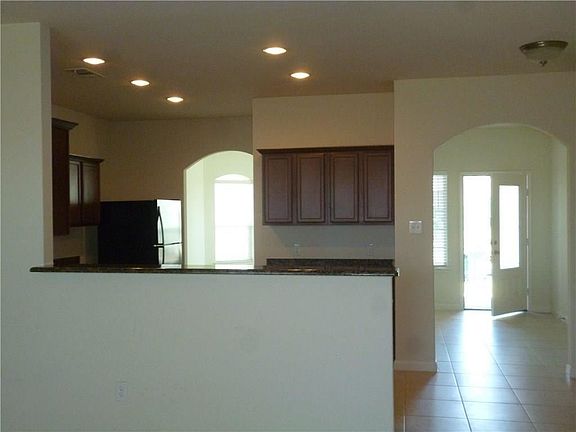 5th image of 2201 Mulberry Dr