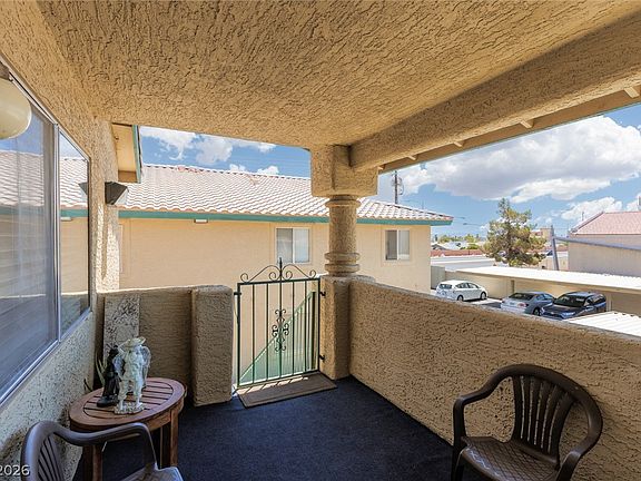 3rd image of 7604 Cromberg Ave Unit 201