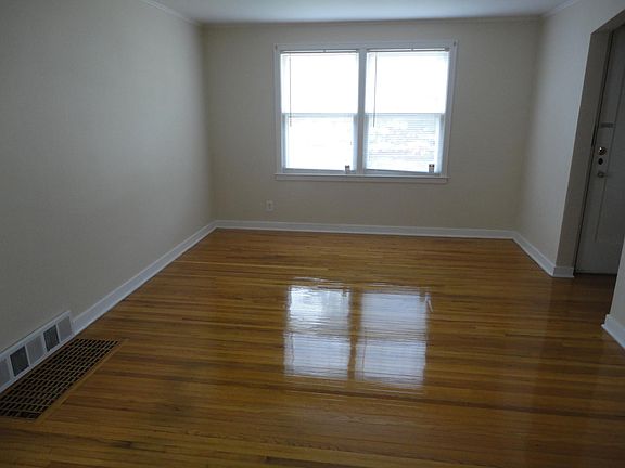 4th image of 615 Starin Ave