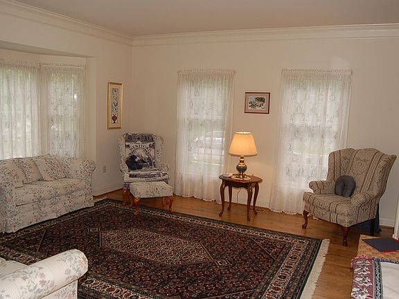 2nd image of 3705 Purks Ct