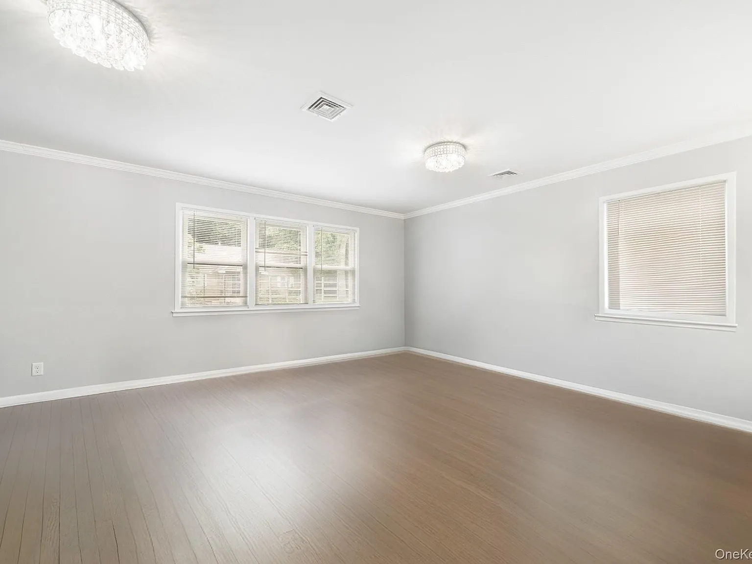 3 bed, 1.0 bath, 1190 sqft, $3,850 — Photo 3