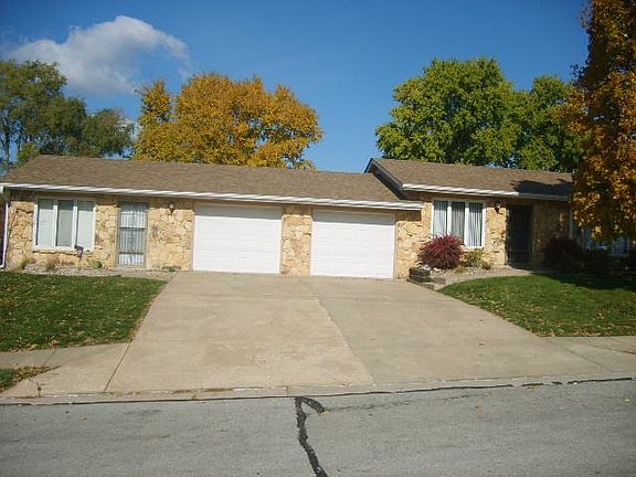 2nd image of 4868 Robin Dr