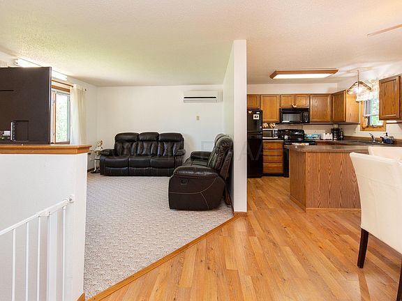 4th image of 1907 3rd Ave E