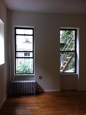 Rented by Lucien Perry | media 35