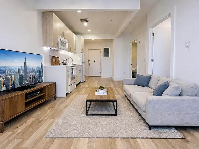 818 Lexington Ave #3E — Photo 3