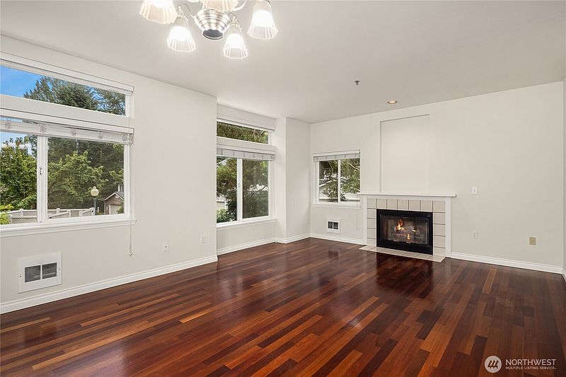 3rd image of 12440 NE 7th Place