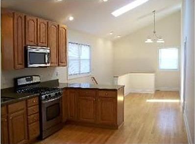 5th image of 4572 N Moody Ave