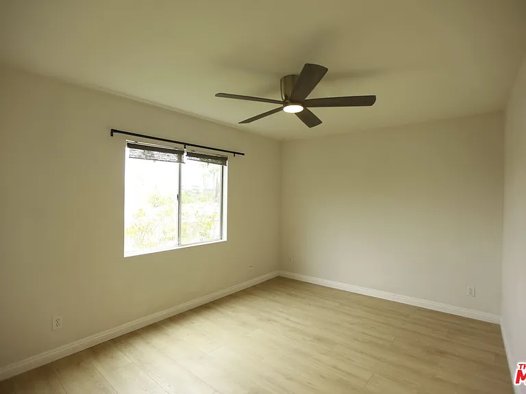 833 S Orange Grove Ave #5 — Photo 4