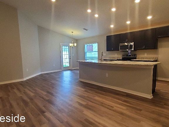 2nd image of 525 Pentas Ln