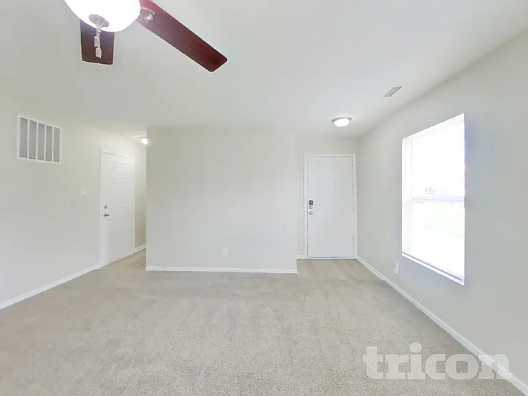2869 Ludwig Dr — Photo 2