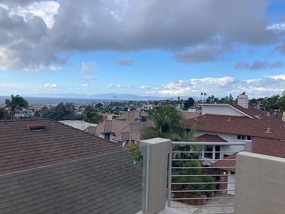 Roof Deck (400 sq.ft.) offer an ocean view. Spiral Stairs from Master Bedroom. Smaller Deck outside Master Bedroom. Both Decks are Private to the Unit.