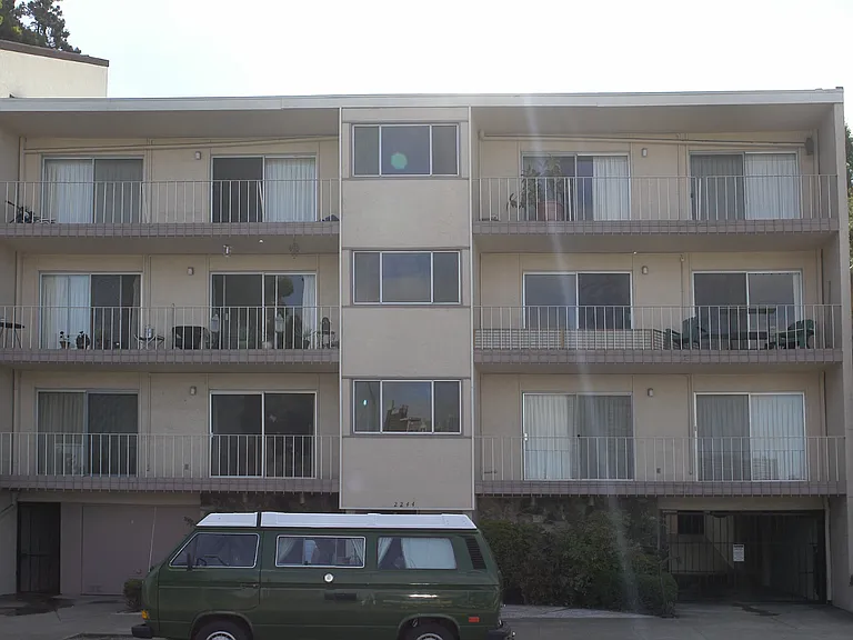 Chanticleer Apartments — Photo 2