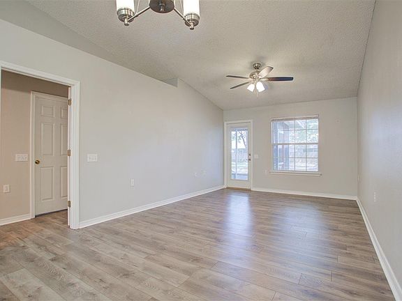 5th image of 2451 Trailwood Dr