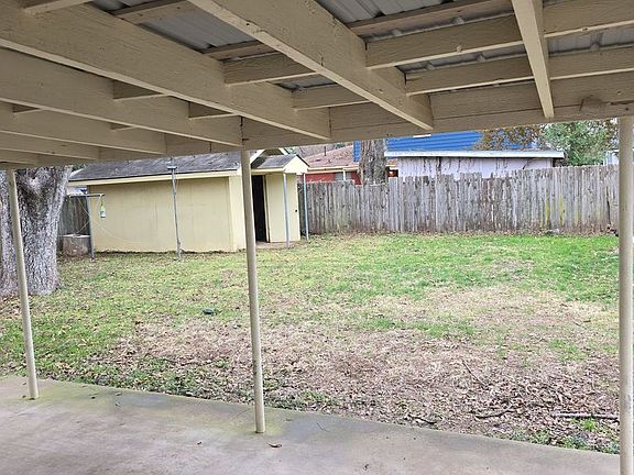 2nd image of 1205 Pecan Ln