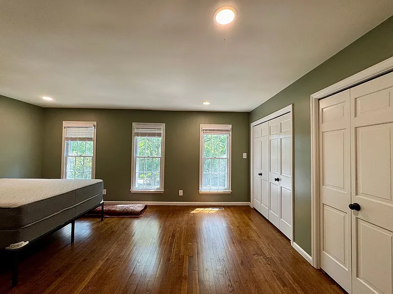 318 McCauley St — Photo 10