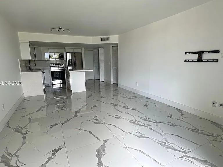 8307 SW 142nd Ave #F301 — Photo 2