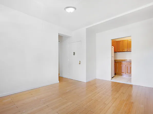 1848 Amsterdam Avenue image 2 of 9