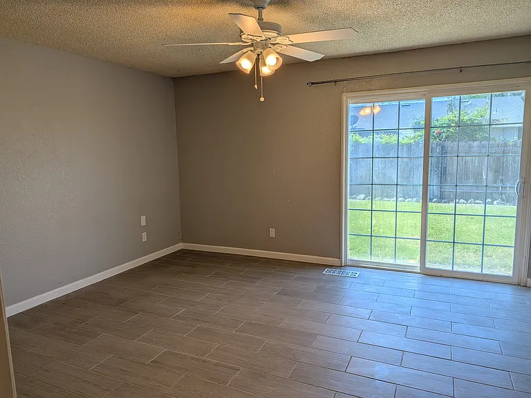 500 Fullerton Dr — Photo 9