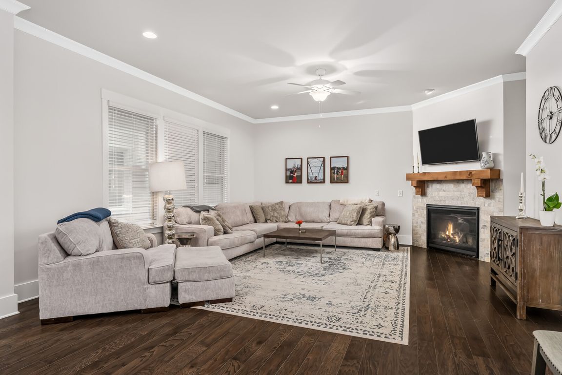 next background image