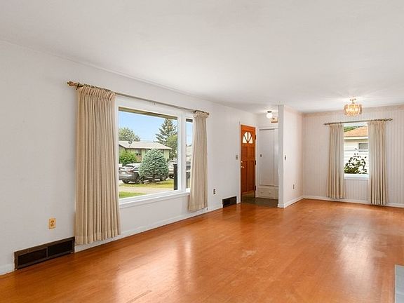 3rd image of 10409 E Empire Ave