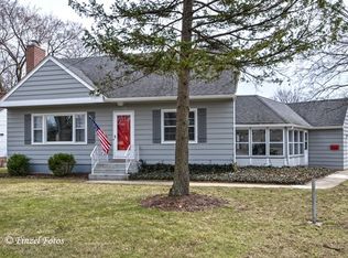 513 Golf Rd, Crystal Lake, IL 60014