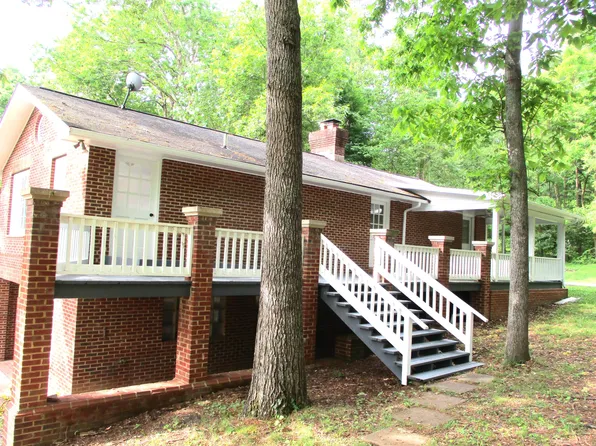 1451A Kelvin Grv, Glasgow, VA 24555