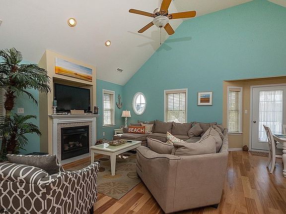 3rd image of 1223 Wesley Ave #2