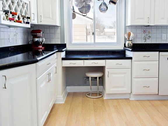 3rd image of 2421 S Heights Dr NW