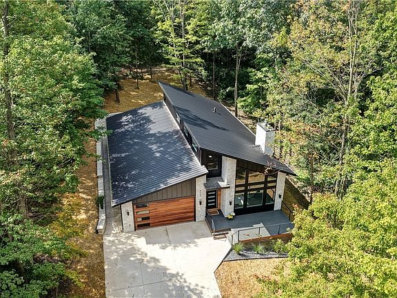 5th image of 417 Grand Ridge Dr