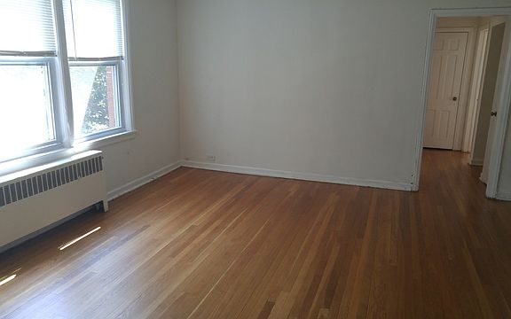 3rd image of 1143 E 50th St APT 3S