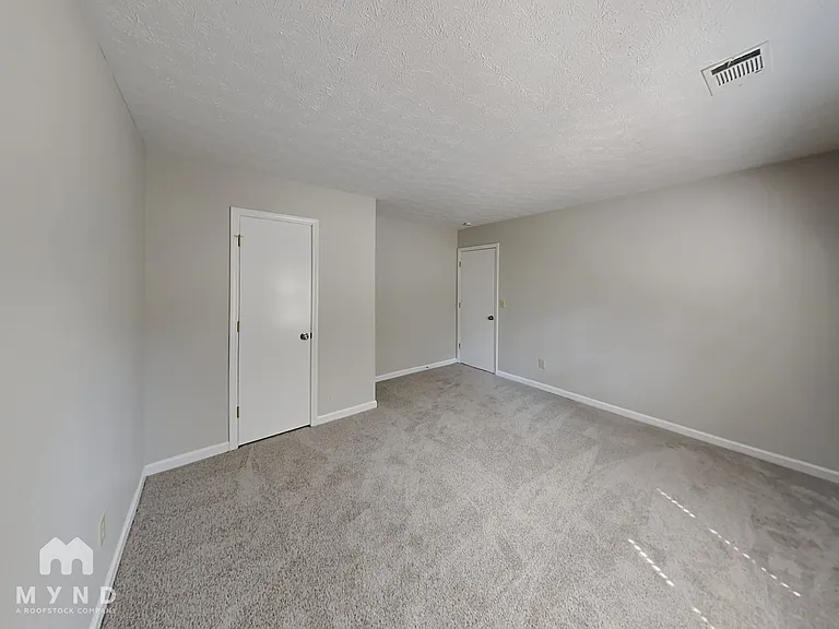 5631 Regency Manor Ct — Photo 16