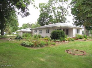 3398 Riverside Rd, Benton Harbor, MI 49022