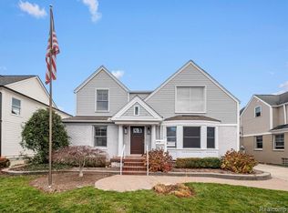 1637 Henrietta St, Birmingham, MI 48009