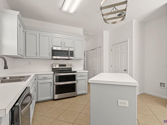 3rd image of 38249 Jennifer Ct